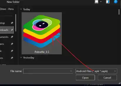 Selecione o APK do Pobreflix no disco do PC para instalar no BlueStacks